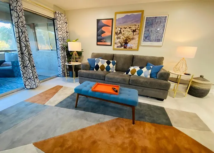 Beautiful 2 Bedroom Modern And Spacious Scottsdalecondo *