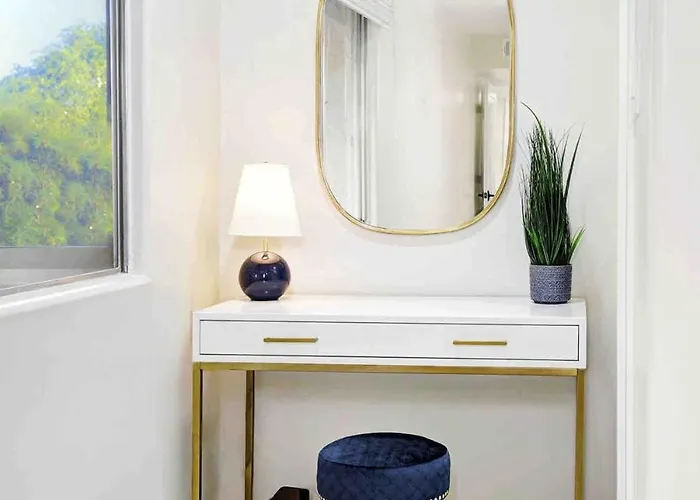 Apartment Beautiful 2 Bedroom Modern And Spacious Scottsdalecondo