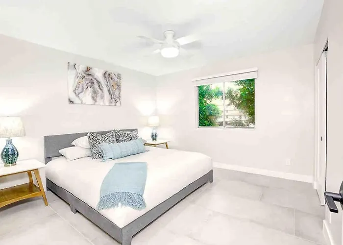 Apartment Beautiful 2 Bedroom Modern And Spacious Scottsdalecondo