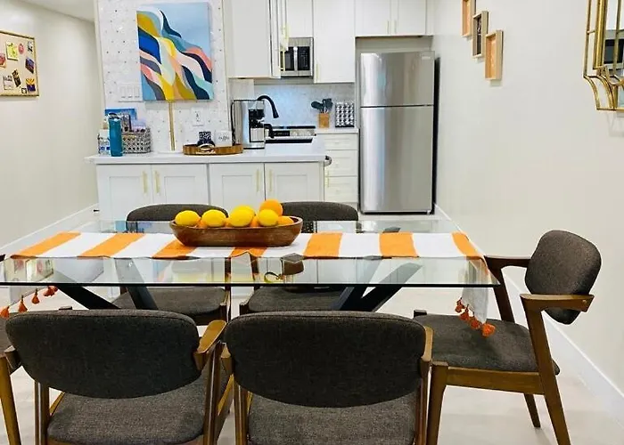 Beautiful 2 Bedroom Modern And Spacious Scottsdalecondo Apartment Scottsdale