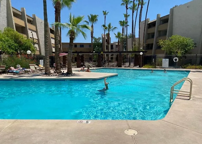 Apartment Beautiful 2 Bedroom Modern And Spacious Scottsdalecondo