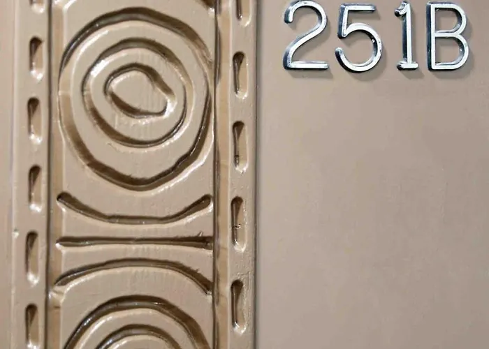 Beautiful 2 Bedroom Modern And Spacious Scottsdalecondo Apartment Scottsdale