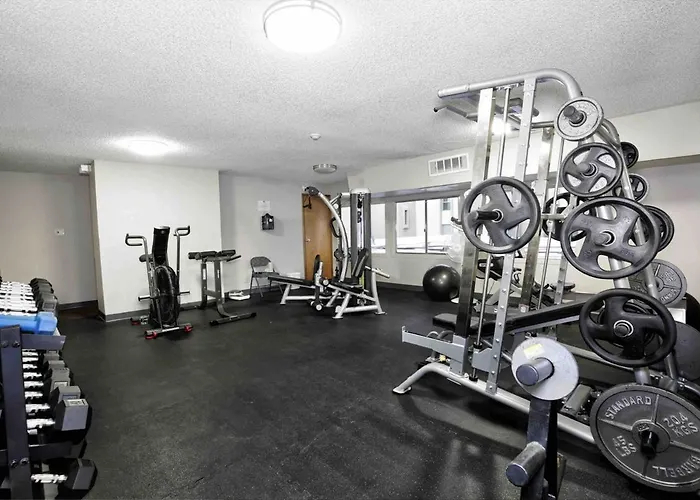 Beautiful 2 Bedroom Modern And Spacious Scottsdalecondo Apartment *